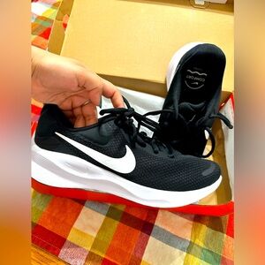 Nike Revolution 7 - women’s